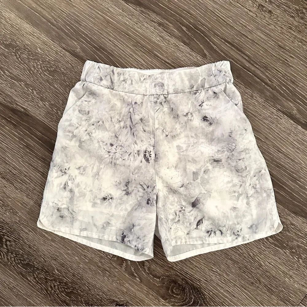 Lululemon Flat-Front Relaxed Short 4" new